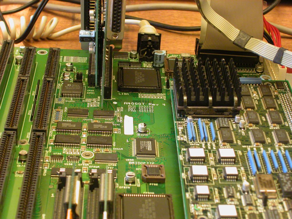 Une fois le composant Lisa installé, la réparation ne se voit presque pas.